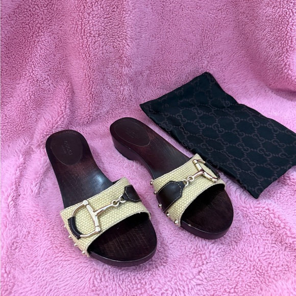 GUCCI TAN LINEN HORSE BIT PEEP TOE WOODEN CLOGS SIZE 6 - Picture 2 of 6